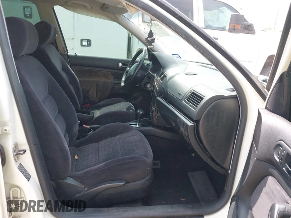 2004 Volkswagen Jetta Sedan GLS with VIN 3VWSK69M94M050424, listed as a IAAI auction lot 42076499 with 163,597 mi miles. Bid and sale history available at carsss.com. Image 5.