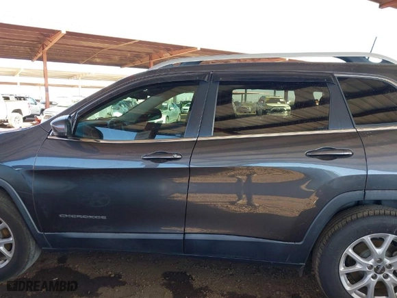 2017 Jeep Cherokee Latitude with VIN 1C4PJLCS2HW572478, listed as a IAAI auction lot 41200772 with 71,879 mi miles. Bid and sale history available at carsss.com. Image 14.