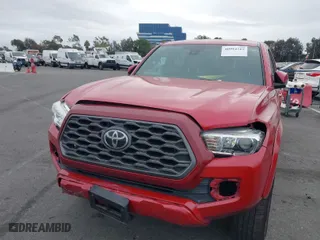 2020 Toyota Tacoma 2WD SR5 with VIN 3TMAZ5CN1LM139635, listed as a IAAI auction lot 40994723 with 72,752 mi miles. Bid and sale history available at carsss.com. Image 6.