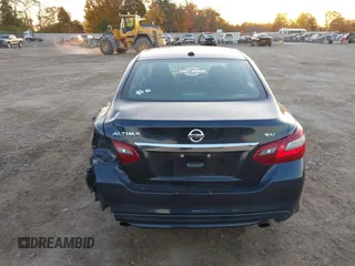 2018 Nissan Altima 2.5 S with VIN 1N4AL3AP0JC252006, listed as a IAAI auction lot 40632218 with 103,865 mi miles. Bid and sale history available at carsss.com. Image 16.