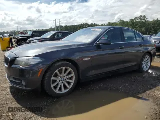 2015 BMW 5 Series 535i z VIN WBA5B1C53FG126458, wystawiony jako Copart lot #65608515 z przebiegiem 92 824 mil mil oraz Czysty tytuł • Clean title. Historia ofert i sprzedaży dostępna na DreamBid. Obrazek 1.