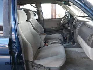 2001 Mitsubishi Montero Sport LS with VIN JA4MT31H71P007335, listed as a IAAI auction lot 41465825 with 258,707 mi miles. Bid and sale history available at carsss.com. Image 5.