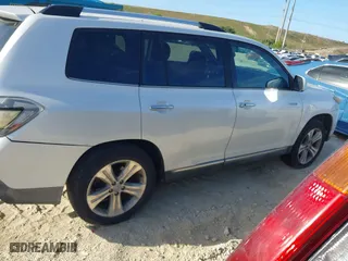 2011 Toyota Highlander Limited with VIN 5TDYK3EHXBS039823, listed as a IAAI auction lot 41731690 with 242,676 mi miles. Bid and sale history available at carsss.com. Image 13.