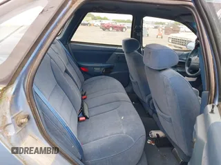 1994 Mercury Sable GS z VIN 1MELM50U8RG640753, wystawiony jako IAAI lot #42276224 z przebiegiem 76 748 mil mil oraz . Historia ofert i sprzedaży dostępna na DreamBid. Obrazek 8.