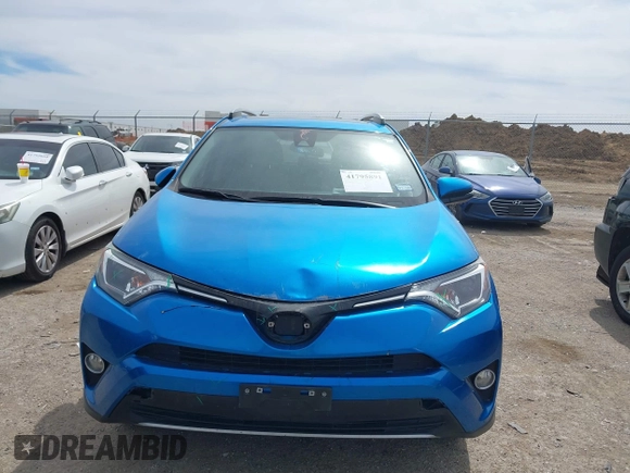 2018 Toyota RAV4 XLE with VIN JTMWFREV2JJ752568, listed as a IAAI auction lot 41795891 with 37,886 mi miles. Bid and sale history available at carsss.com. Image 12.