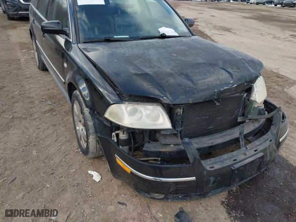 2003 Volkswagen Passat GLX with VIN WVWYH63B23E073924, listed as a IAAI auction lot 41447079 with 160,263 mi miles. Bid and sale history available at carsss.com. Image 6.