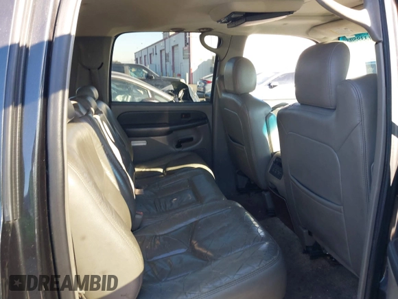 2003 Chevrolet Suburban LS with VIN 3GNEC16T83G233894, listed as a IAAI auction lot 41339503 with 201,076 mi miles. Bid and sale history available at carsss.com. Image 8.