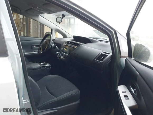 2015 Toyota Prius v Two with VIN JTDZN3EU3FJ030358, listed as a IAAI auction lot 41675153 with 149,482 mi miles. Bid and sale history available at carsss.com. Image 5.