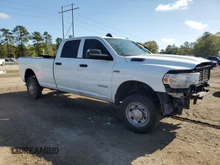 2022 Ram 2500 Tradesman z VIN 3C6UR5HJXNG191955, wystawiony jako Copart lot #53498065 z przebiegiem 180 150 mil mil oraz Szkoda całkowita • Salvage title. Historia ofert i sprzedaży dostępna na DreamBid. Obrazek 4.