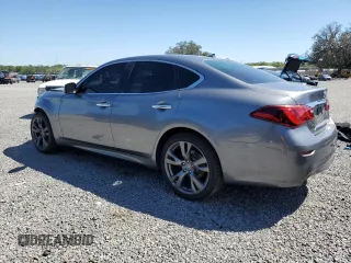 2015 Infiniti Q70 z VIN JN1BY1AR4FM562282, wystawiony jako Copart lot #48322155 z przebiegiem 98 645 mil mil oraz Szkoda całkowita • Salvage title. Historia ofert i sprzedaży dostępna na DreamBid. Obrazek 2.