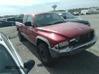 1997 Dodge Dakota z VIN 1B7GG23YXVS190957, wystawiony jako IAAI lot #35444260 z przebiegiem 161 889 mil mil oraz . Historia ofert i sprzedaży dostępna na DreamBid. Obrazek 1.