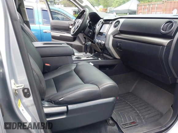 2016 Toyota Tundra SR5 z VIN 5TFDW5F15GX554763, wystawiony jako IAAI lot #42092776 z przebiegiem 141 522 mil mil oraz . Historia ofert i sprzedaży dostępna na DreamBid. Obrazek 5.