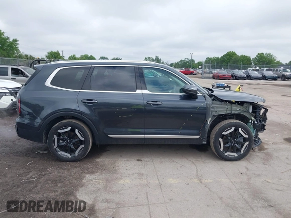 2024 Kia Telluride EX with VIN 5XYP34GC0RG491657, listed as a IAAI auction lot 41918338 with 19,511 mi miles and . Bid and sale history available at DreamBid. Image 13.