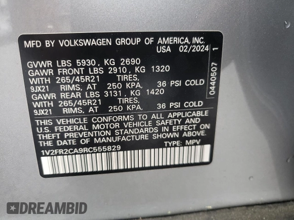 2024 Volkswagen Atlas SEL Premium R-Line with VIN 1V2FR2CA9RC555829, listed as a Copart auction lot 58841885 with 6,535 mi miles and Salvage title. Bid and sale history available at DreamBid. Image 14.