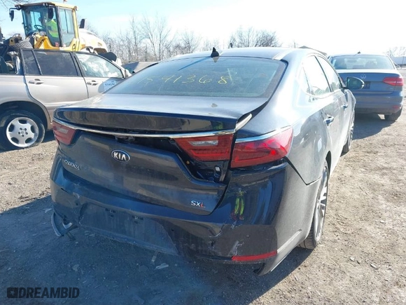 2017 Kia Cadenza Premium with VIN KNALC4J13H5078576, listed as a IAAI auction lot 41541368 with 94,664 mi miles. Bid and sale history available at carsss.com. Image 6.