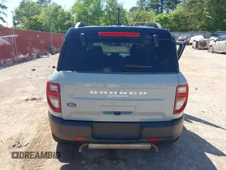 2022 Ford Bronco Sport Outer Banks z VIN 3FMCR9C67NRD82022, wystawiony jako IAAI lot #41968977 z przebiegiem 48 976 mil mil oraz . Historia ofert i sprzedaży dostępna na DreamBid. Obrazek 17.