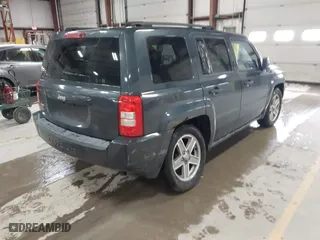 2008 Jeep Patriot Sport with VIN 1J8FF28W68D707209, listed as a IAAI auction lot 41853306 with 168,751 mi miles. Bid and sale history available at carsss.com. Image 4.