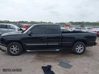 2006 Chevrolet Silverado 1500 LT1 with VIN 1GCEC19Z36Z119573, listed as a IAAI auction lot 41870707 with 154,245 mi miles. Bid and sale history available at carsss.com. Image 14.