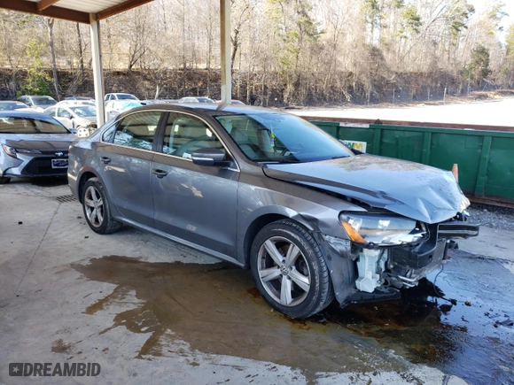 2013 Volkswagen Passat SE w/Sunroof with VIN 1VWBH7A33DC079443, listed as a Copart auction lot 43699995 with 88,620 mi miles and Salvage Title. Bid and sale history available at carsss.com. Image 4.