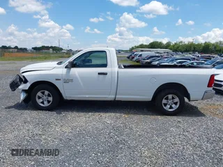 2019 Ram 1500 Tradesman z VIN 3C6JR6DT4KG561518, wystawiony jako IAAI lot #42726625 z przebiegiem 161 859 mil mil oraz . Historia ofert i sprzedaży dostępna na DreamBid. Obrazek 14.