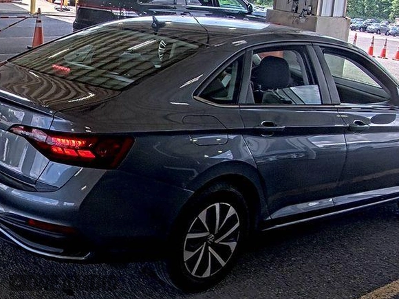 2024 Volkswagen Jetta S с VIN 3VW5M7BU5RM051603, выставлен на аукционе IAAI как лот 42809071 с пробегом 27 297 миль миль и . История ставок и продаж доступна на DreamBid. Изображение 6.