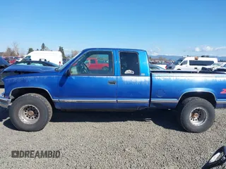 1997 Chevrolet Silverado 1500 with VIN 2GCEK19R8V1141126, listed as a IAAI auction lot 41714771 with 261,347 mi miles and . Bid and sale history available at DreamBid. Image 15.