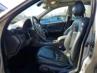 2005 Mercedes-Benz C 240 with VIN WDBRF81J55F631650, listed as a Copart auction lot 45498895 with 137,699 mi miles and Salvage Title. Bid and sale history available at DreamBid. Image 7.