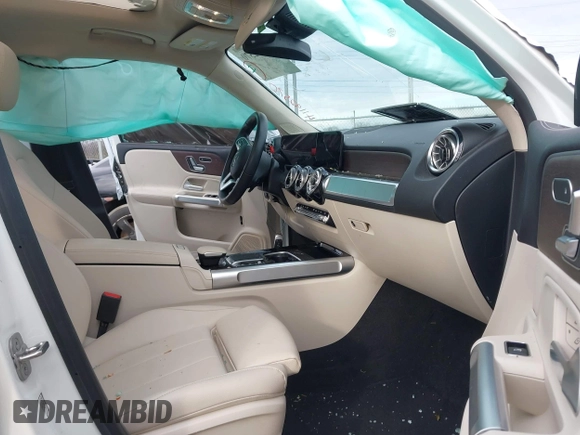 2023 Mercedes-Benz GLB 250 z VIN W1N4M4GB0PW311772, wystawiony jako IAAI lot #41192570 z przebiegiem 20 548 mil mil oraz . Historia ofert i sprzedaży dostępna na DreamBid. Obrazek 5.