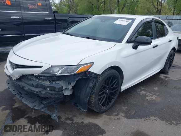 2020 Toyota Camry SE z VIN 4T1G11AKXLU908241, wystawiony jako IAAI lot #42093849 z przebiegiem 132 855 mil mil oraz . Historia ofert i sprzedaży dostępna na DreamBid. Obrazek 2.