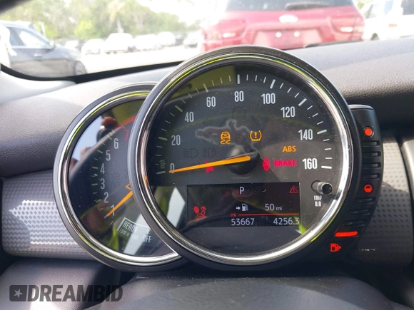 2015 MINI Hardtop 4 Door with VIN WMWXS5C51FT827510, listed as a IAAI auction lot 42365599 with 53,667 mi miles and . Bid and sale history available at DreamBid. Image 7.