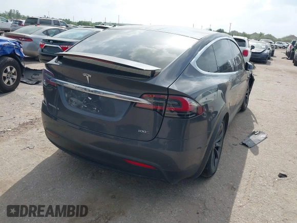 2018 Tesla Model X 75D with VIN 5YJXCDE21JF139712, listed as a IAAI auction lot 41905326 with Not Provided miles and . Bid and sale history available at carsss.com. Image 4.