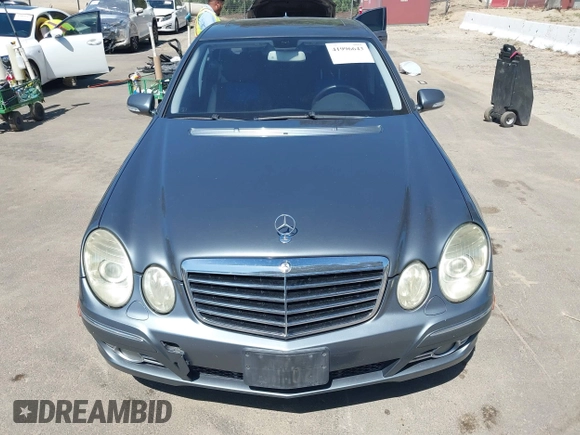 2008 Mercedes-Benz E-Class Luxury 3.5L with VIN WDBUF56X08B284262, listed as a IAAI auction lot 41996643 with 180,534 mi miles. Bid and sale history available at carsss.com. Image 6.