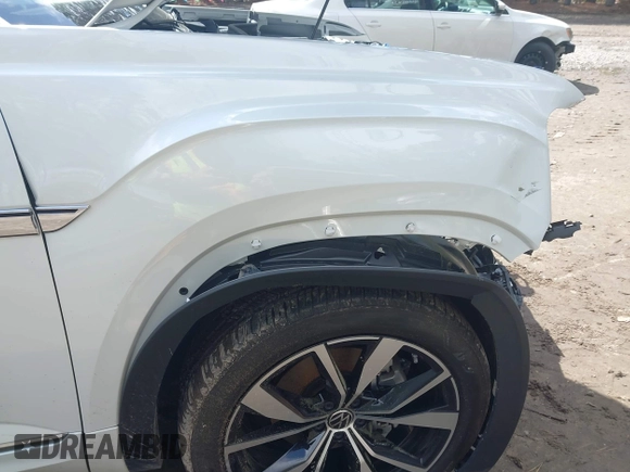 2024 Volkswagen Atlas SEL Premium R-Line with VIN 1V2FR2CA2RC617765, listed as a IAAI auction lot 41990546 with 15,098 mi miles and . Bid and sale history available at DreamBid. Image 6.