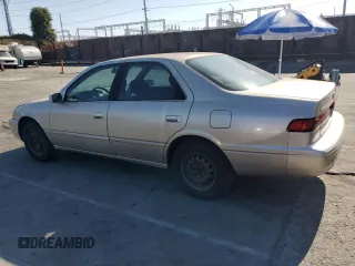 1998 Toyota Camry LE с VIN JT2BG22K3W0120018, выставлен на аукционе Copart как лот 59726215 с пробегом 284 802 миль миль и Чистый • Clean title. История ставок и продаж доступна на DreamBid. Изображение 2.