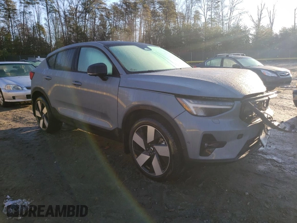 2023 Volvo C40 Plus z VIN YV4ED3GL7P2037232, wystawiony jako Copart lot #37546553 z przebiegiem 1 872 mil mil oraz . Historia ofert i sprzedaży dostępna na DreamBid. Obrazek 4.