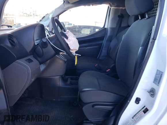 2016 Nissan NV200 S z VIN 3N6CM0KN2GK692367, wystawiony jako Copart lot #48136205 z przebiegiem 166 995 mil mil oraz Szkody całkowita. Historia ofert i sprzedaży dostępna na DreamBid. Obrazek 7.