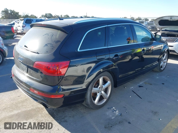 2011 Audi Q7 3.0T S line Prestige with VIN WA1DGBFE8BD005173, listed as a IAAI auction lot 41270572 with 104,732 mi miles. Bid and sale history available at carsss.com. Image 4.