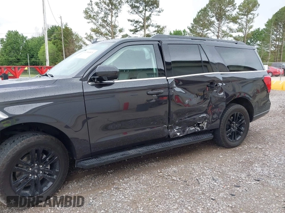 2024 Ford Expedition Max XLT with VIN 1FMJK1H82REA17635, listed as a IAAI auction lot 41961871 with 18,344 mi miles and . Bid and sale history available at DreamBid. Image 6.