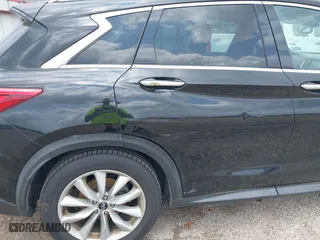 2019 Infiniti QX50 LUXE with VIN 3PCAJ5M35KF100862, listed as a IAAI auction lot 42117385 with 81,089 mi miles. Bid and sale history available at carsss.com. Image 6.