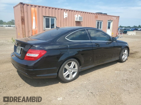 2013 Mercedes-Benz C 250 с VIN WDDGJ4HB7DF973202, выставлен на аукционе Copart как лот 63938445 с пробегом 47 883 миль миль и Списание • Salvage title. История ставок и продаж доступна на DreamBid. Изображение 3.