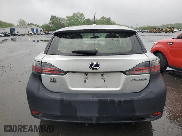 2013 Lexus CT 200h z VIN JTHKD5BH2D2137592, wystawiony jako Copart lot #56571025 z przebiegiem 304 454 mil mil oraz Szkody całkowita. Historia ofert i sprzedaży dostępna na DreamBid. Obrazek 6.