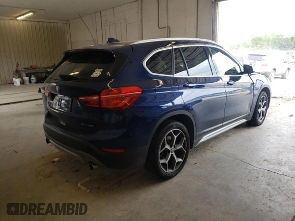 2018 BMW X1 xDrive28i with VIN WBXHT3C30J3H33429, listed as a Copart auction lot 49220033 with 28,916 mi miles. Bid and sale history available at carsss.com. Image 3.