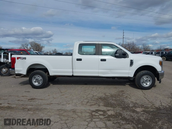 2019 Ford F-250 XL z VIN 1FT7W2B60KEF78955, wystawiony jako IAAI lot #41851147 z przebiegiem 205 275 mil mil oraz . Historia ofert i sprzedaży dostępna na DreamBid. Obrazek 13.