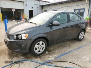 2016 Chevrolet Sonic LS z VIN 1G1JA5SH1G4103182, wystawiony jako Copart lot #59205495 z przebiegiem 107 537 mil mil oraz Szkoda całkowita • Salvage title. Historia ofert i sprzedaży dostępna na DreamBid. Obrazek 1.