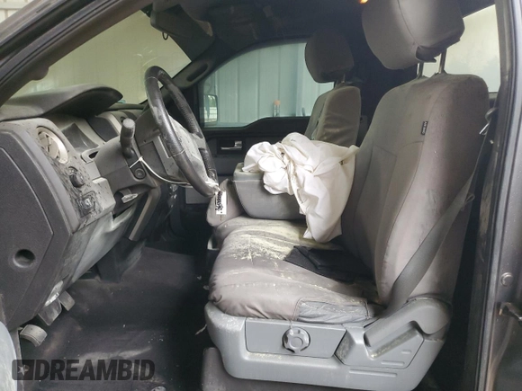 2014 Ford F-150 XL с VIN 1FTMF1EM8EFA25671, выставлен на аукционе Copart как лот 58941145 с пробегом 183 542 миль миль и Списание • Salvage title. История ставок и продаж доступна на DreamBid. Изображение 7.