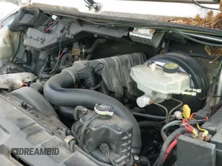 2003 Dodge Sprinter z VIN WD2YD742435496387, wystawiony jako IAAI lot #43034019 z przebiegiem 439 371 mil mil oraz . Historia ofert i sprzedaży dostępna na DreamBid. Obrazek 19.