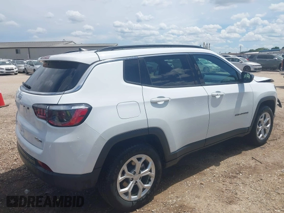 2024 Jeep Compass Latitude с VIN 3C4NJDBN9RT132757, выставлен на аукционе IAAI как лот 42691446 с пробегом 23 660 миль миль и . История ставок и продаж доступна на DreamBid. Изображение 4.