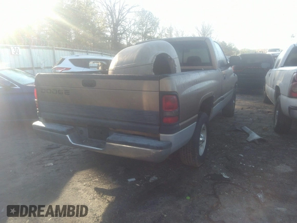 2001 Dodge 1500 z VIN 1B7HC16Y71S669658, wystawiony jako IAAI lot #41472744 z przebiegiem 213 617 mil mil oraz . Historia ofert i sprzedaży dostępna na DreamBid. Obrazek 4.