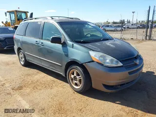 2004 Toyota Sienna CE with VIN 5TDZA23C84S078194, listed as a IAAI auction lot 41947186 with 351,429 mi miles. Bid and sale history available at carsss.com. Image 1.
