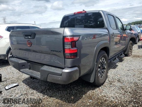 2024 Nissan Frontier SV z VIN 1N6ED1EJXRN648900, wystawiony jako Copart lot #56671275 z przebiegiem 10 471 mil mil oraz Nie do naprawy • Non repairable. Historia ofert i sprzedaży dostępna na DreamBid. Obrazek 3.